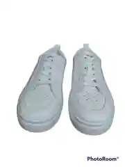 Женские кроссовки