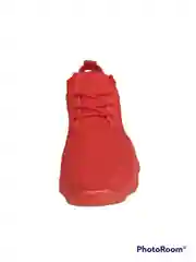 Женские кроссовки