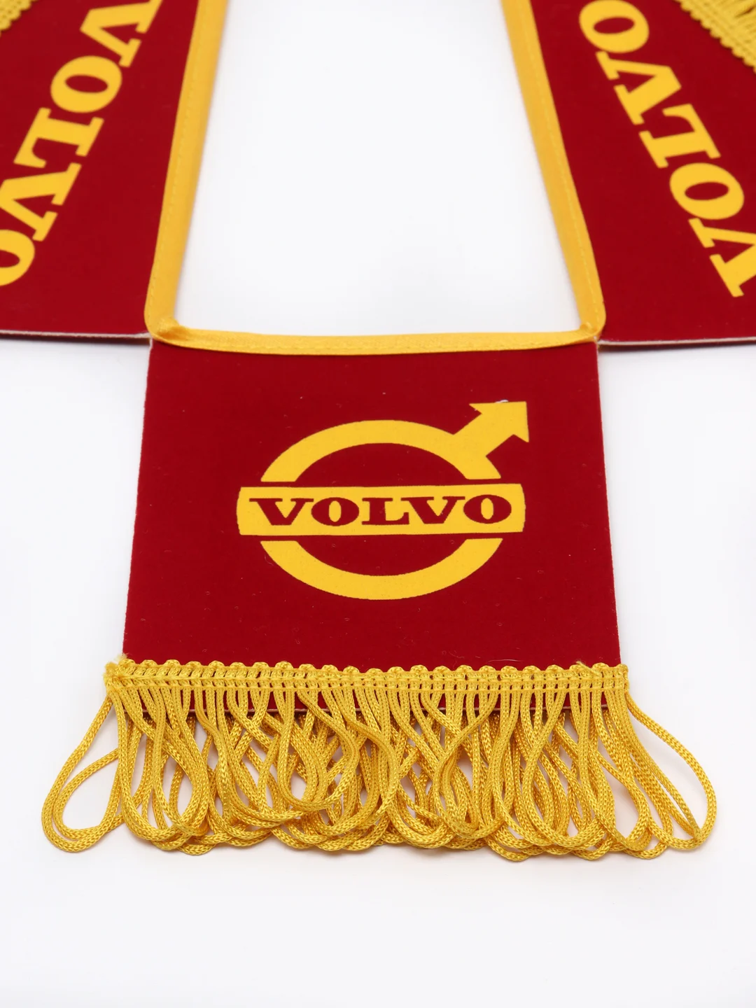 Красный вымпел "VOLVO. СПАСИ И СОХРАНИ", 47х12 см