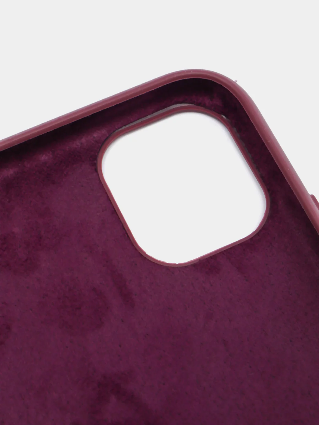 Багровый чехол Silicone Case для iPhone 11 с закрытым низом