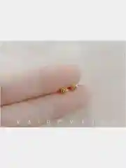 Миниатюрные серьги-гвоздики