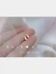 Миниатюрные серьги-гвоздики