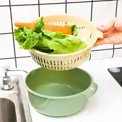 Зеленый дуршлаг с миской