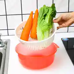 Розовый дуршлаг с миской