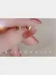 Миниатюрные серьги-гвоздики