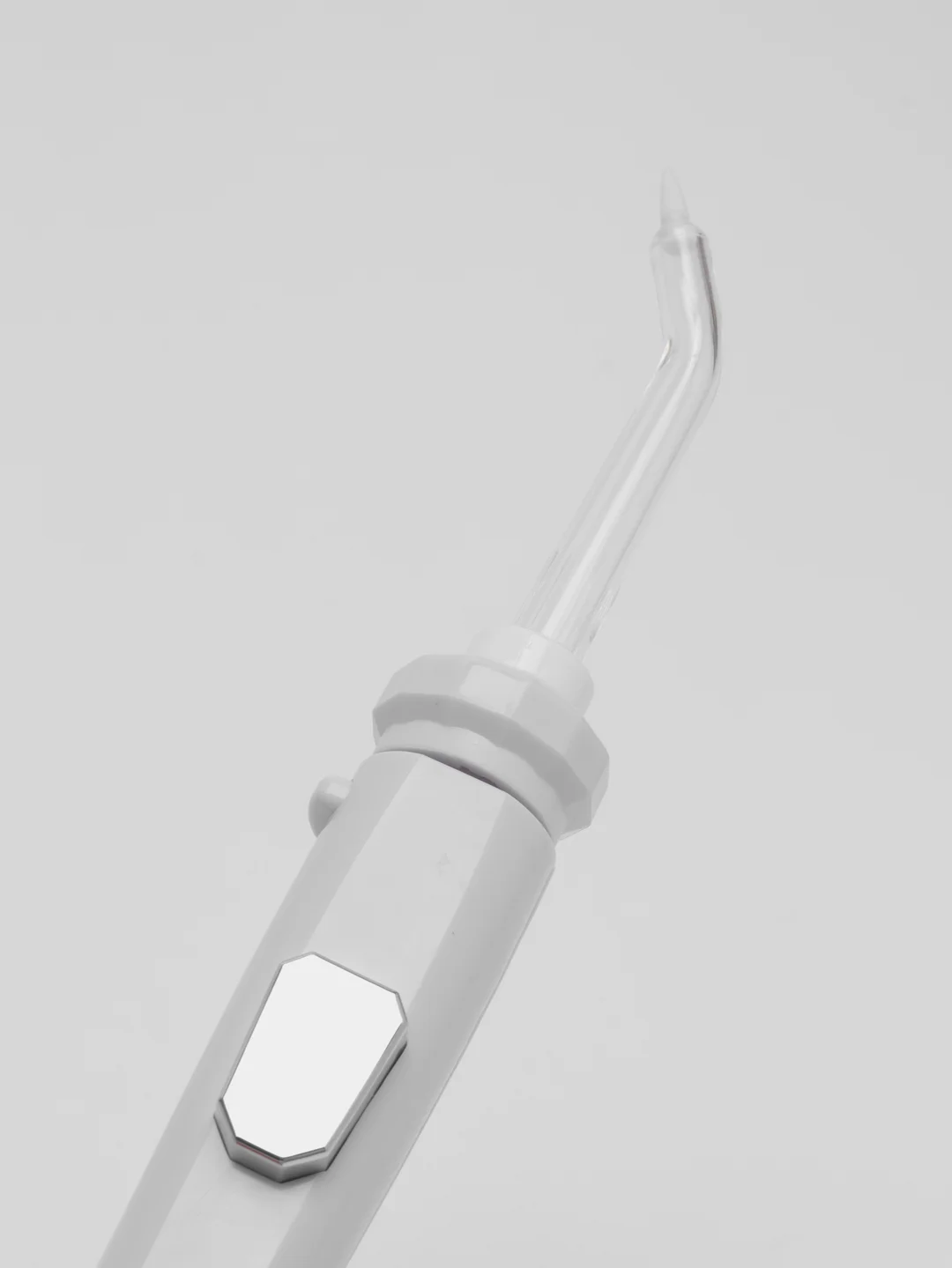 Белый ирригатор Ves VIP-009, 18 Вт