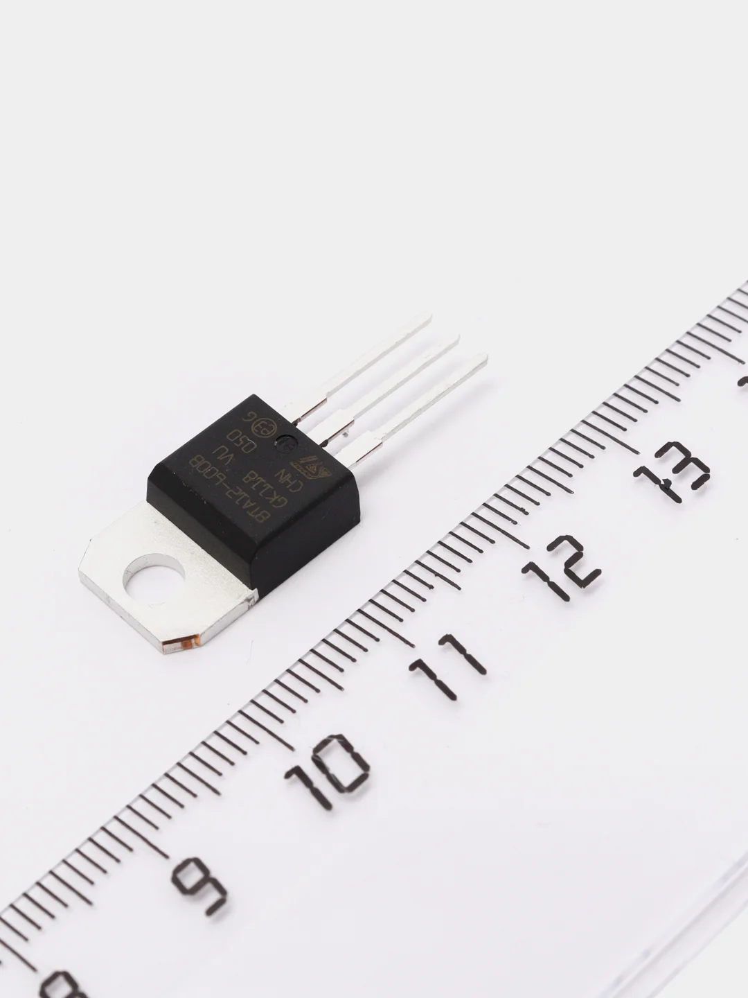 Симистор BTA12-600BRG 12А 600В TO-220AB STMicroelectronics