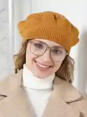 Горчичный берет ажурный Аглая, женская шапка бини