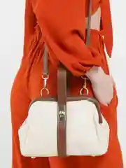 Бежевый сумка женская с фермуаром