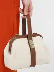 Бежевый сумка женская с фермуаром