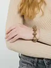 Карамельный браслет из семян