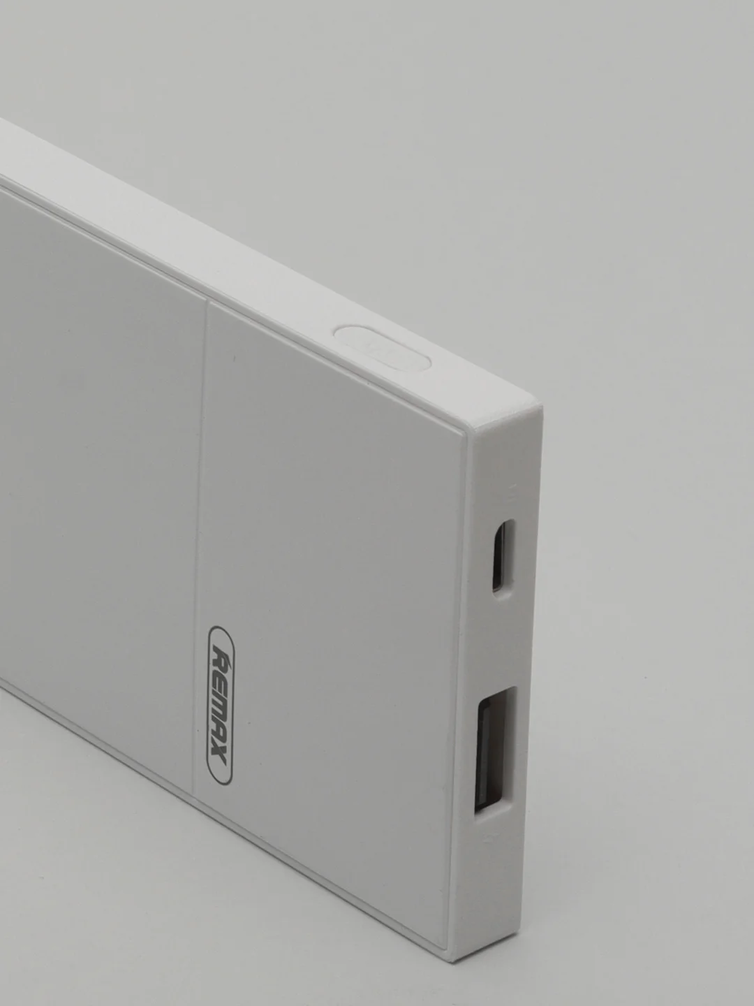 Белый мобильный аккумулятор (PowerBank) REMAX Thoway RPP-54 5000 mAh