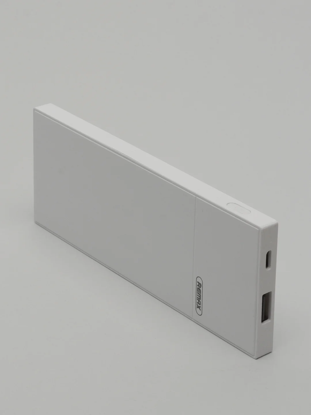 Белый мобильный аккумулятор (PowerBank) REMAX Thoway RPP-54 5000 mAh