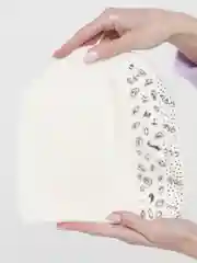 Молочный шапка  женская со стразами ЛОСК