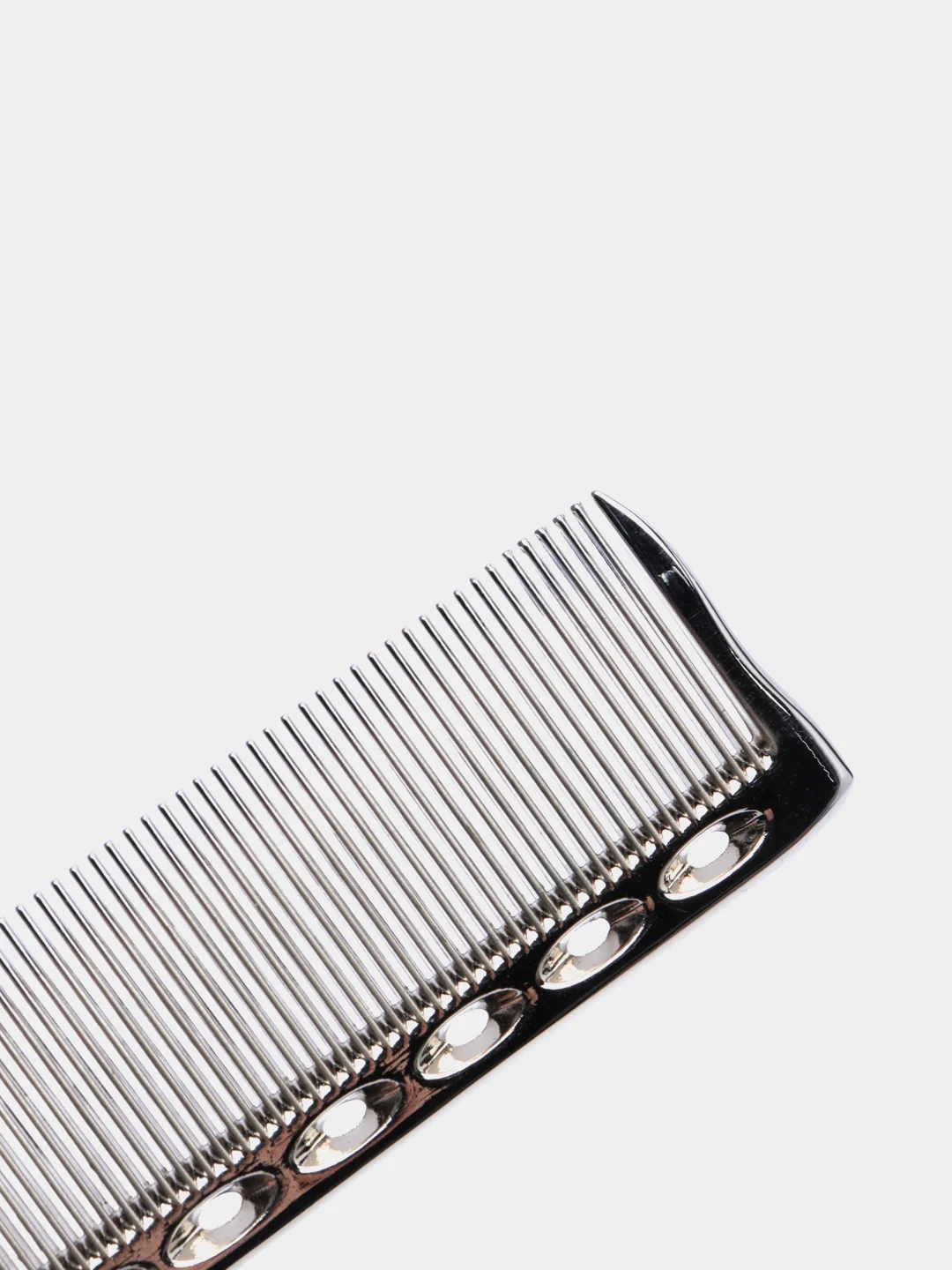 Серебряный металлическая расческа Gera Professional для стрижки, 20 см