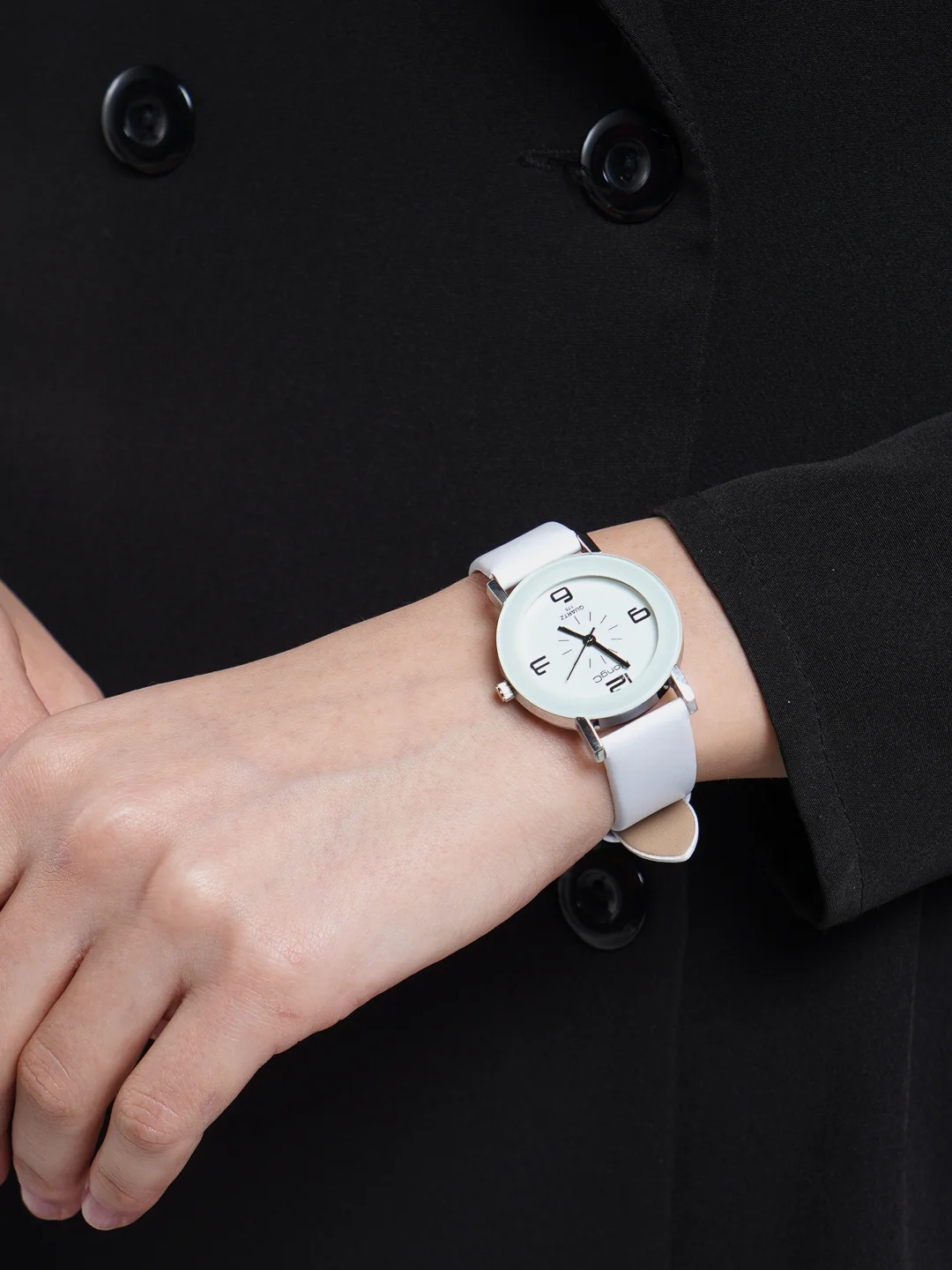 Серый женские часы Yazole 303 и 175