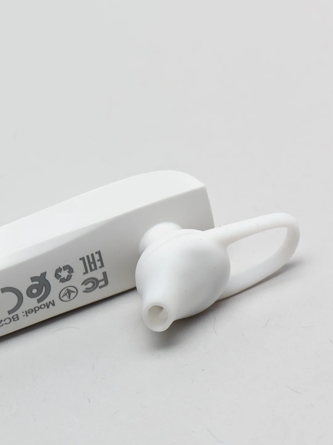 Белый bluetooth-гарнитура Borofone BC21