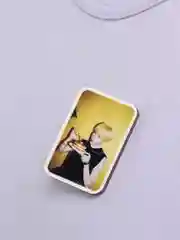 Багровый деревянные значки "K-pop", "BTS"