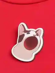 Вишнёвый деревянные значки "Котики и мемы"