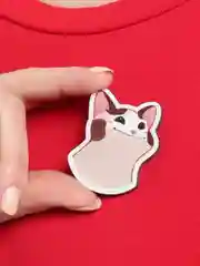 Алый деревянные значки "Котики и мемы"