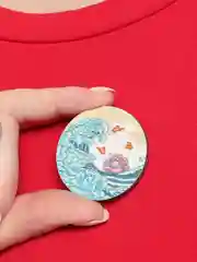 Желтый деревянные значки "Котики и мемы"
