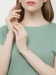 Конфетный браслет белая нить с буквой / Инициал цветные , Handmade