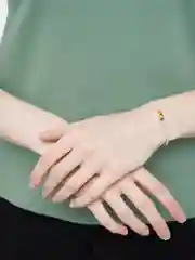 Индиго браслет белая нить с буквой / Инициал цветные , Handmade