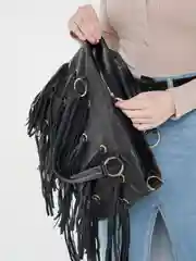 Сумка женская с кисточкой