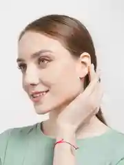 Бежевый браслет красная нить с кулоном