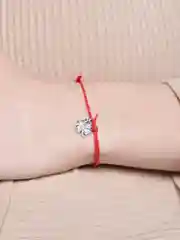 Бирюзовый браслет красная нить с кулоном