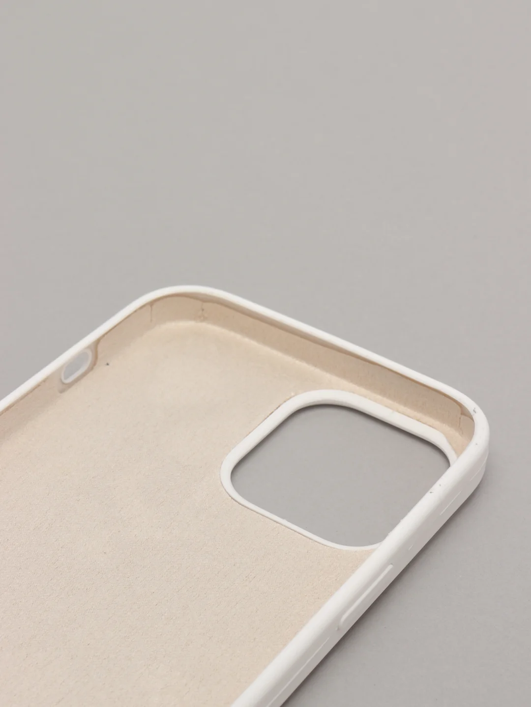 Белый чехол силиконовый Silicone Case для iPhone 13 Pro Max