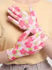 Алый перчатки садовые