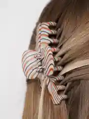 Серый каучуковый краб для волос