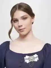 Белый текстильная брошь