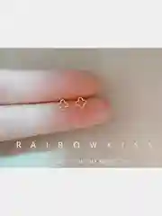 Миниатюрные серьги-гвоздики