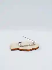 Желтый значок деревянный "Рик и Морти"