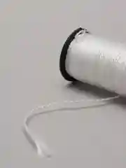 Белый нить капроновая крученая, на катушке
