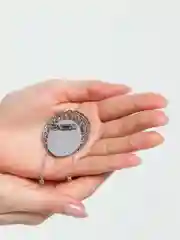 Бежевый брошь, ручная работа