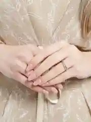Серебряный кольцо с бабочкой, бантиком безразмерное с камушками