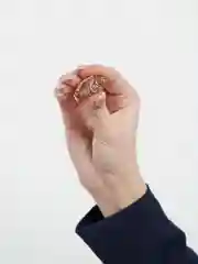 Золотой брошь "Ажурный лист"