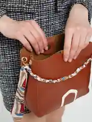 Терракотовый женская квадратная базовая сумка