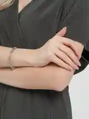 Браслет на руку