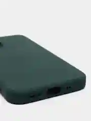 Зеленый чехол с вырезами для защиты камеры и бархатом внутри iPhone 13 mini