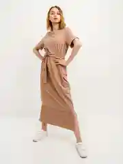 Платье с поясом