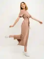 Платье с поясом