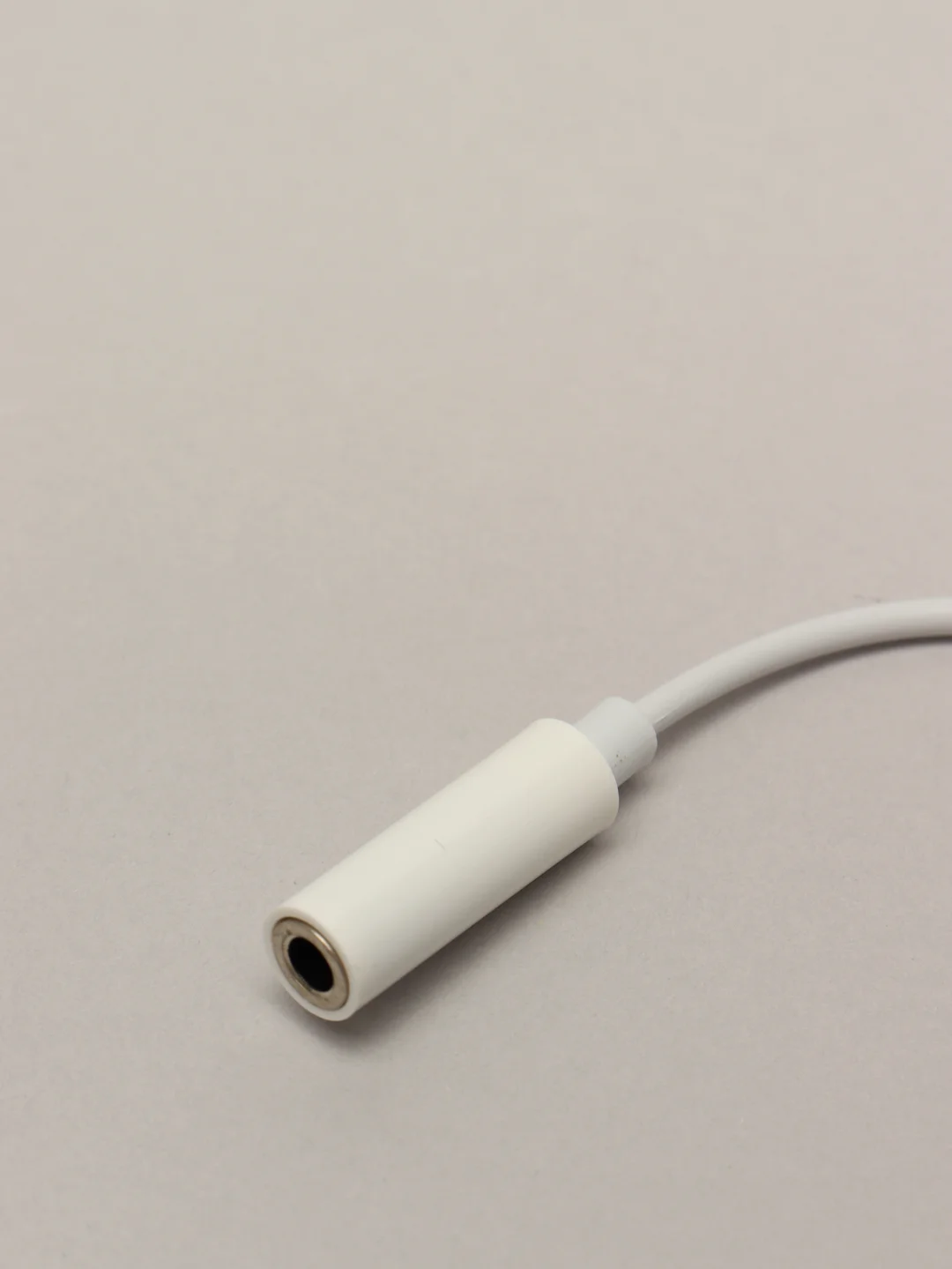 Адаптер для iPhone Lightning-AUX, 3.5 мм