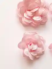 Цветок из ткани. Декоративный элемент