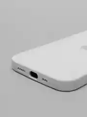 Белый чехол Silicone Case для iPhone 13 с закрытым низом