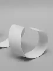 Белый бордюрная лента