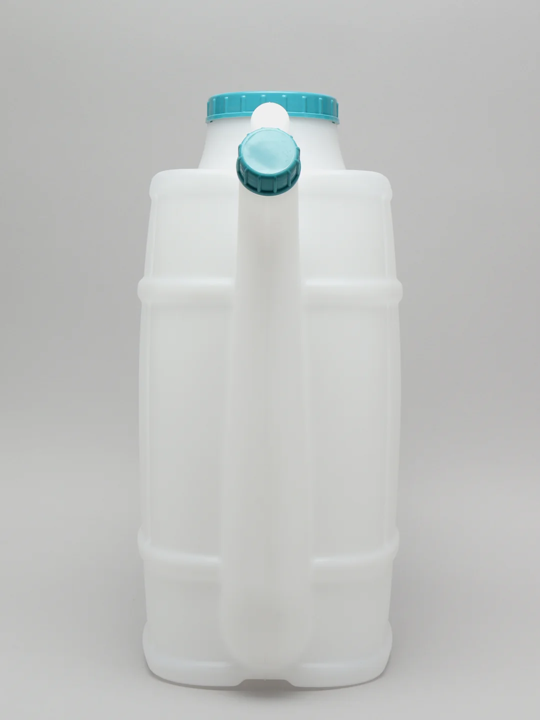 Канистра для воды со сливом, 20 л
